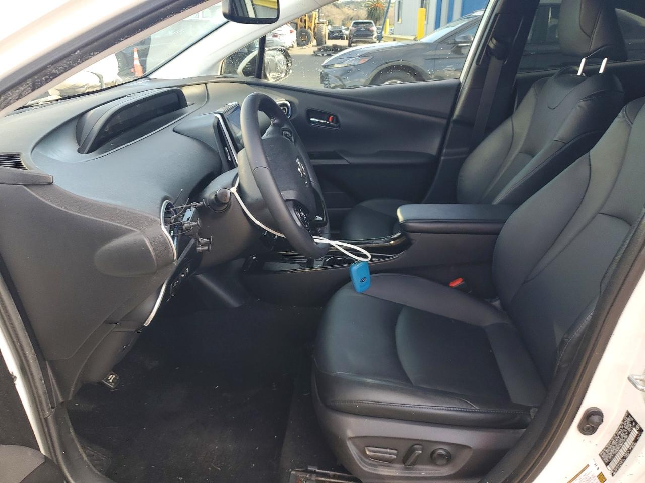 2019 TOYOTA PRIUS photo 7