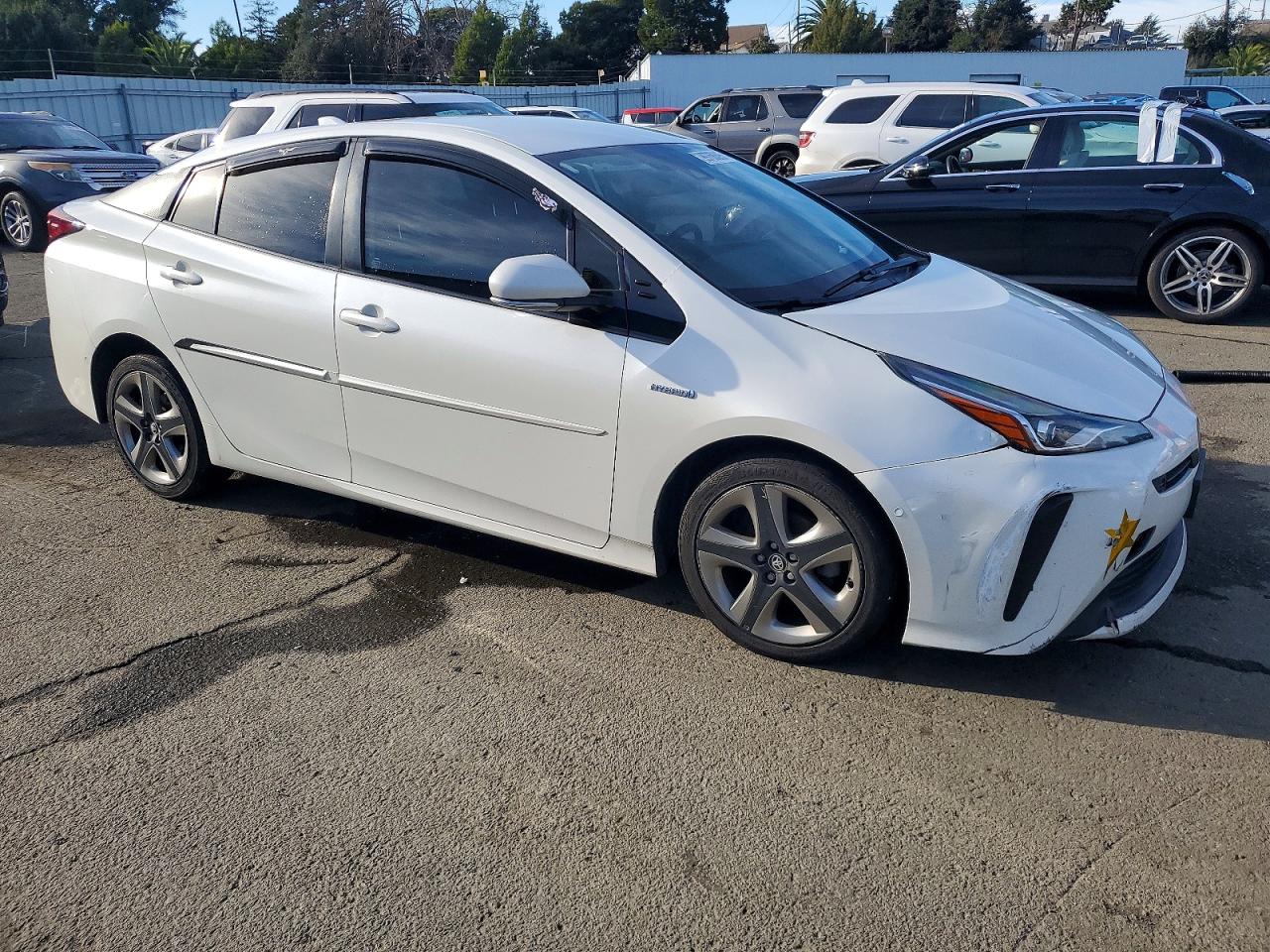 2019 TOYOTA PRIUS photo 4