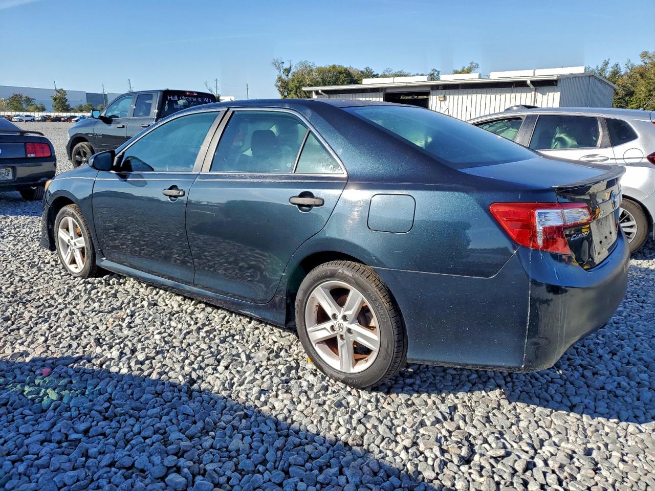 2014 TOYOTA CAMRY L photo 2