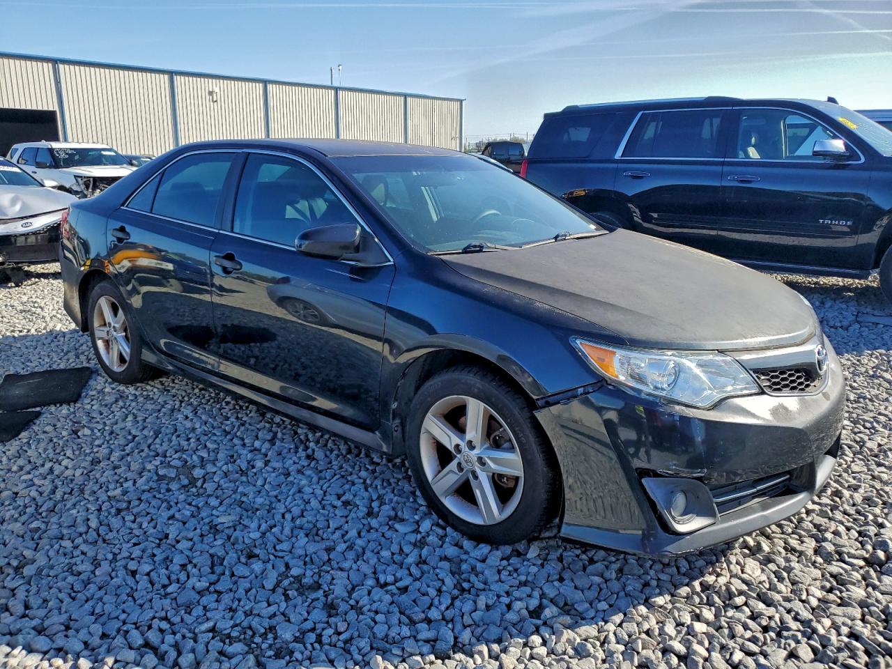 2014 TOYOTA CAMRY L photo 4