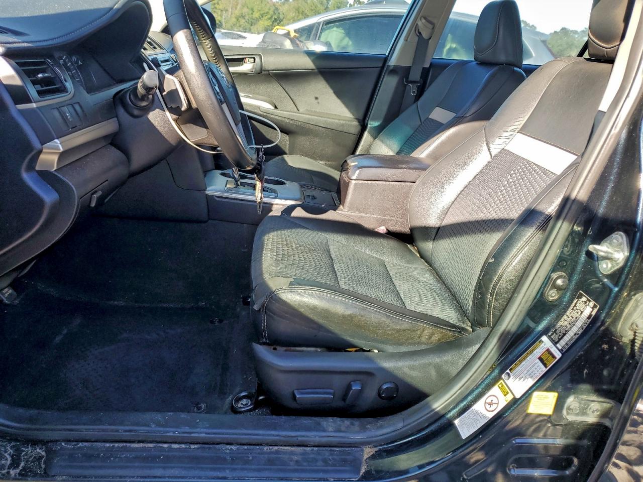 2014 TOYOTA CAMRY L photo 7