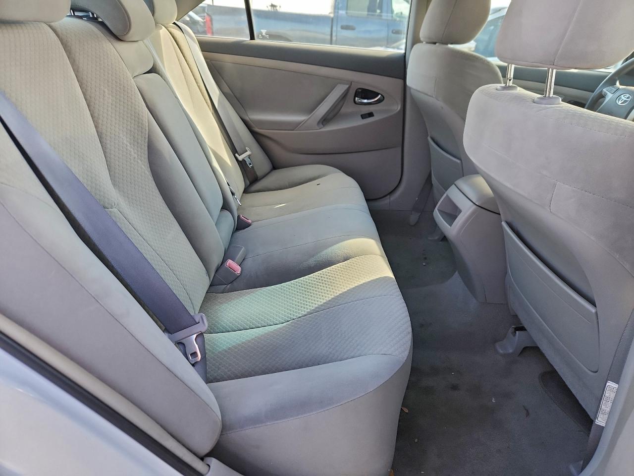 2009 TOYOTA CAMRY BASE photo 10