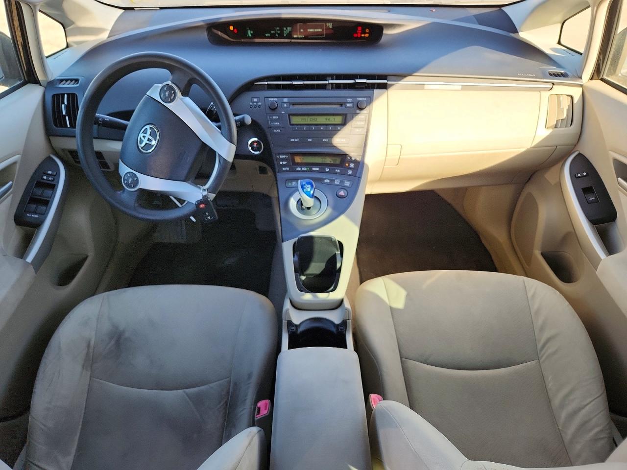2011 TOYOTA PRIUS photo 8