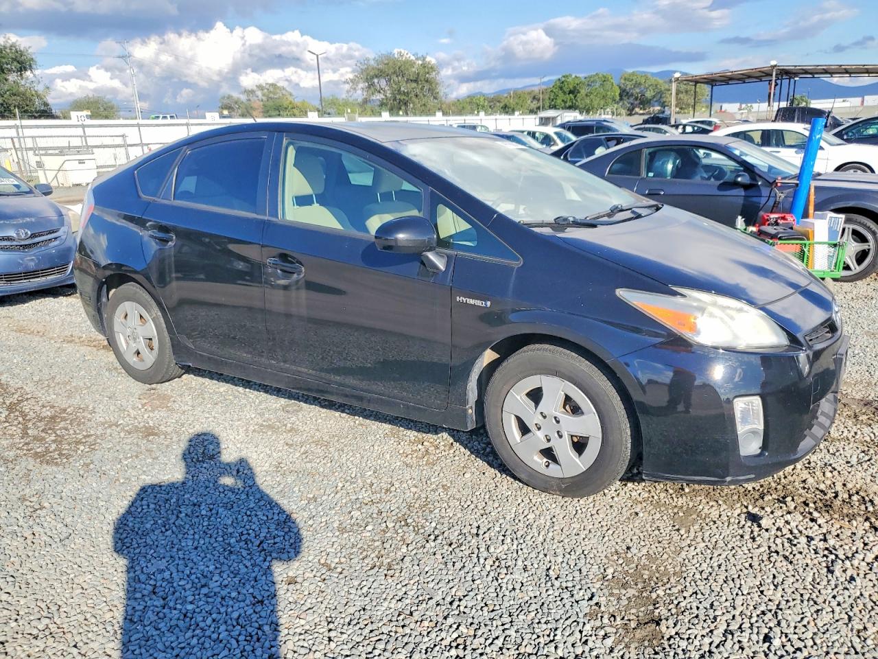 2011 TOYOTA PRIUS photo 4