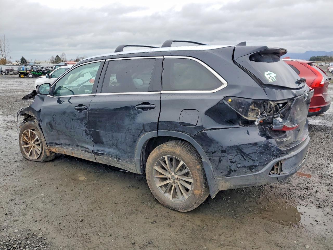 2019 TOYOTA HIGHLANDER SE photo 2