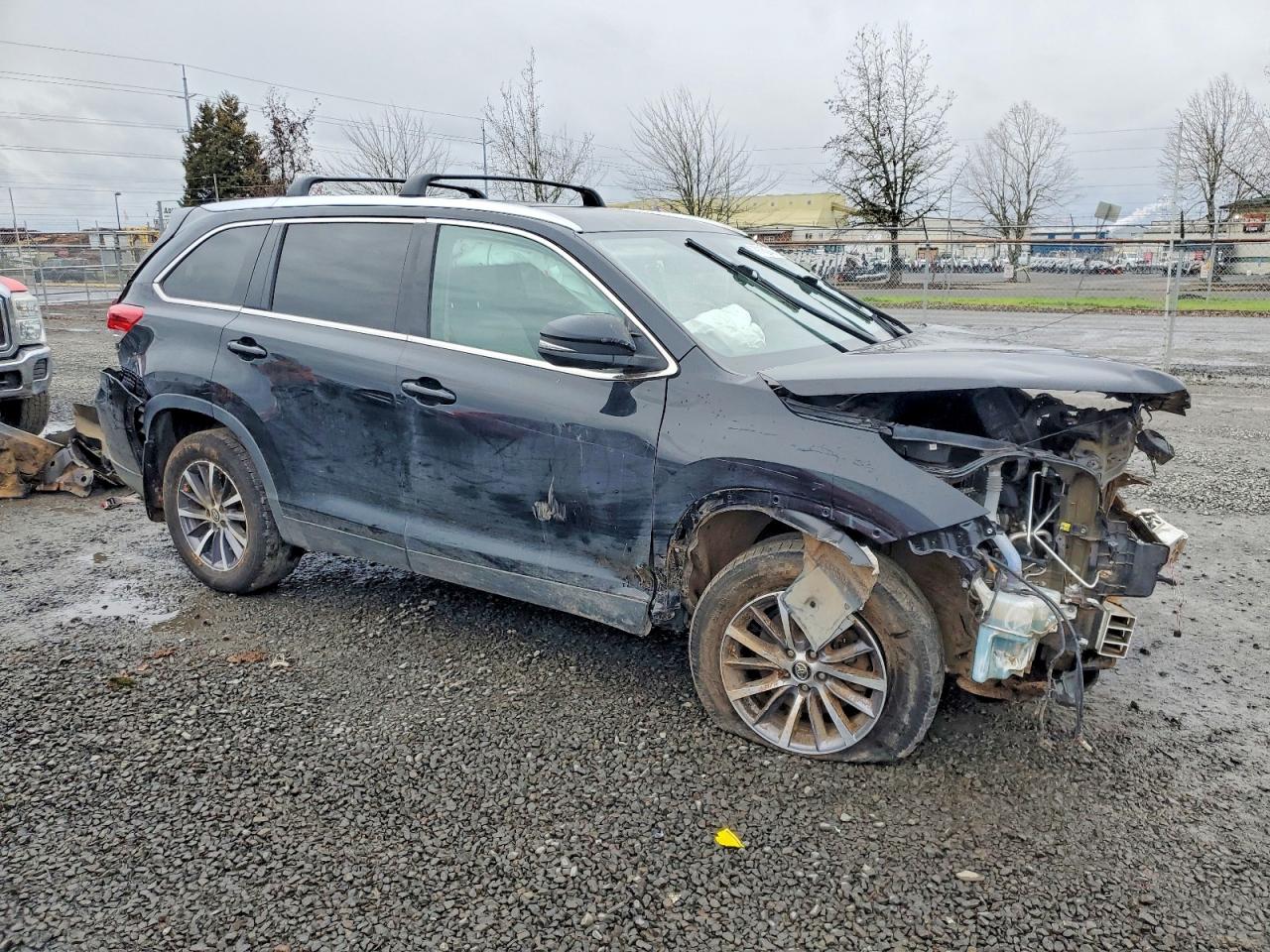 2019 TOYOTA HIGHLANDER SE photo 4
