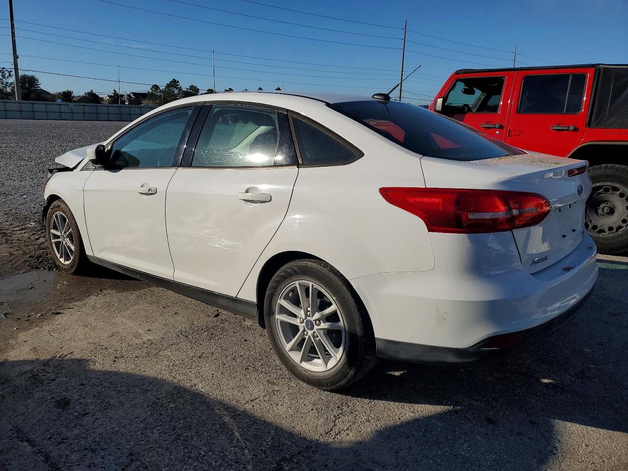 2018 FORD FOCUS SE photo 2