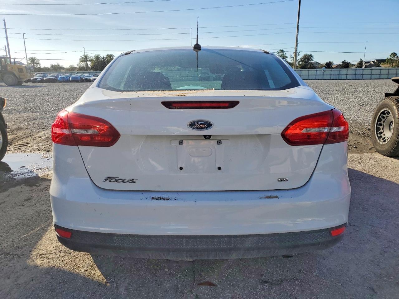 2018 FORD FOCUS SE photo 6
