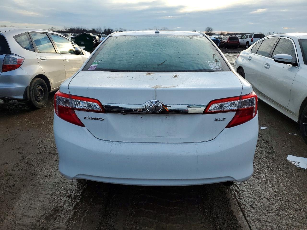 2014 TOYOTA CAMRY L photo 6