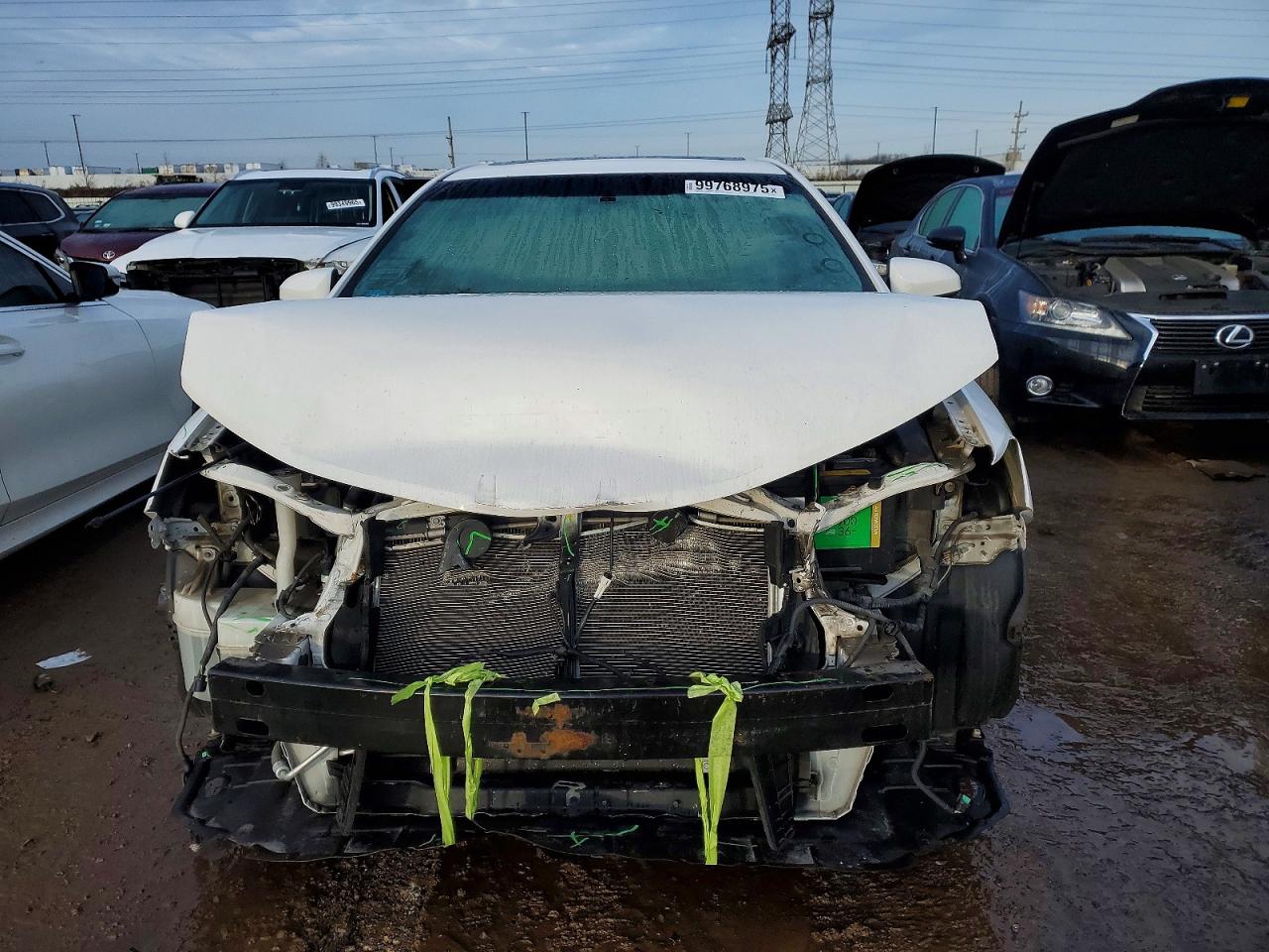 2014 TOYOTA CAMRY L photo 5