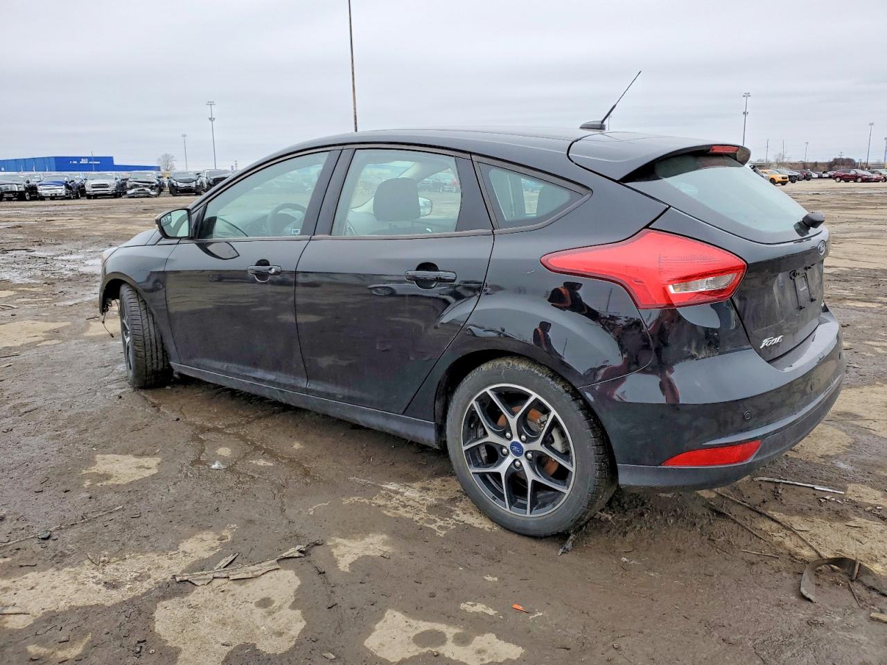 2017 FORD FOCUS SEL photo 2