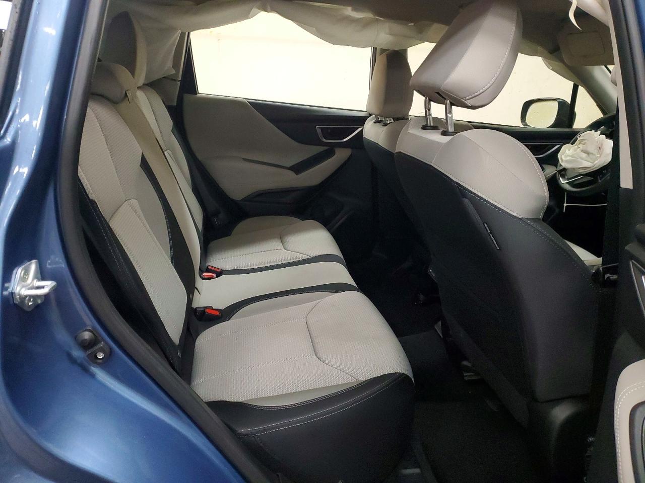 2024 SUBARU FORESTER photo 11