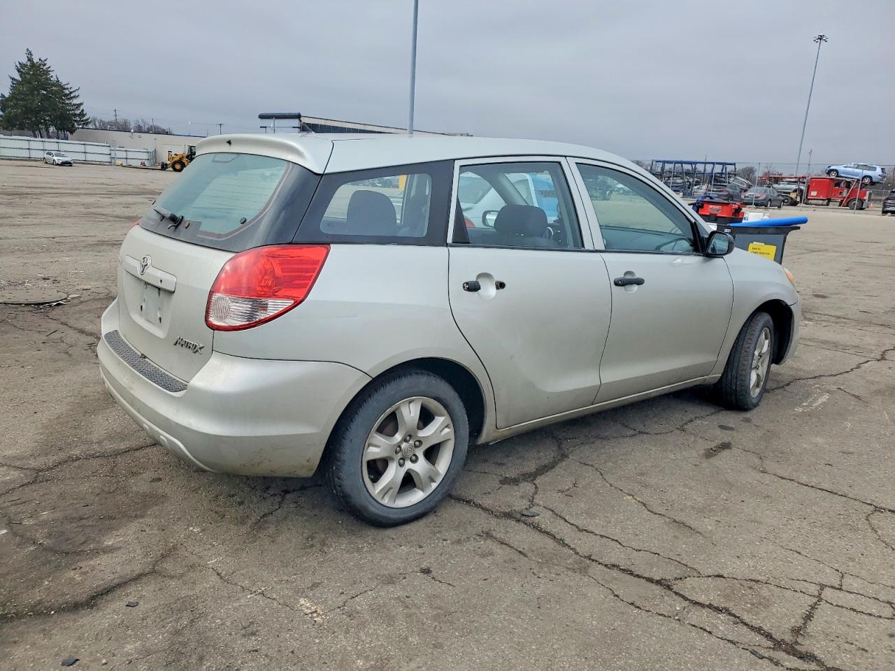 2003 TOYOTA COROLLA MATRIX XR photo 3