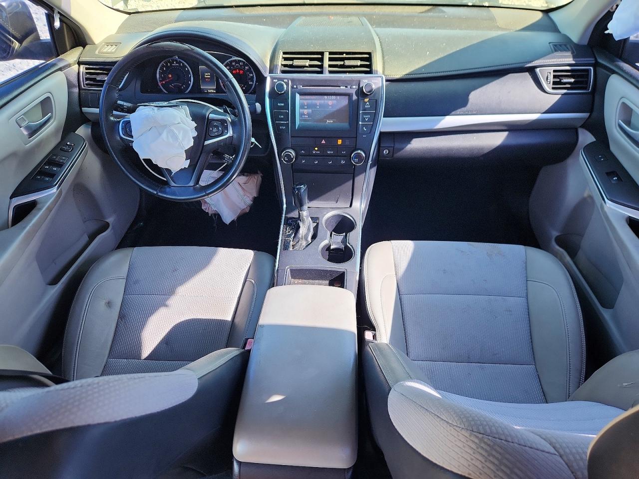 2017 TOYOTA CAMRY LE photo 8