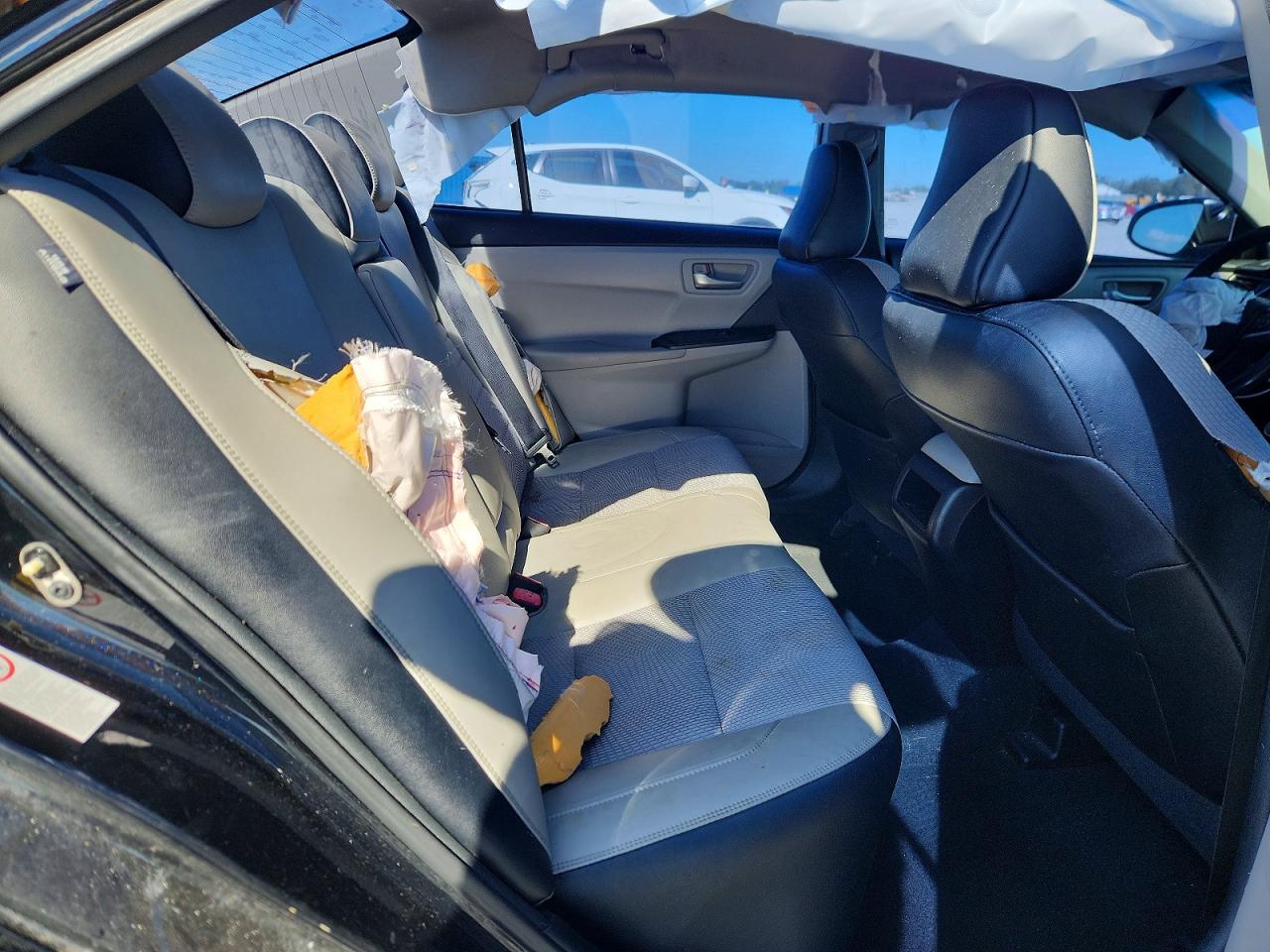 2017 TOYOTA CAMRY LE photo 10
