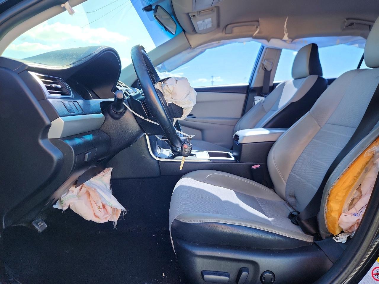 2017 TOYOTA CAMRY LE photo 7
