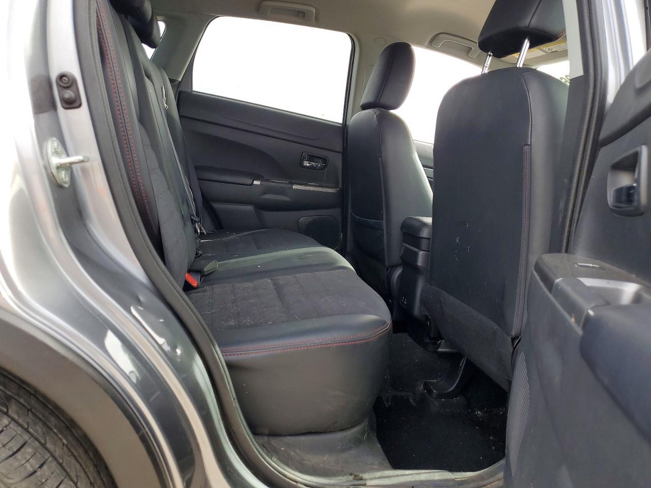 2024 MITSUBISHI OUTLANDER SPORT S/SE photo 11