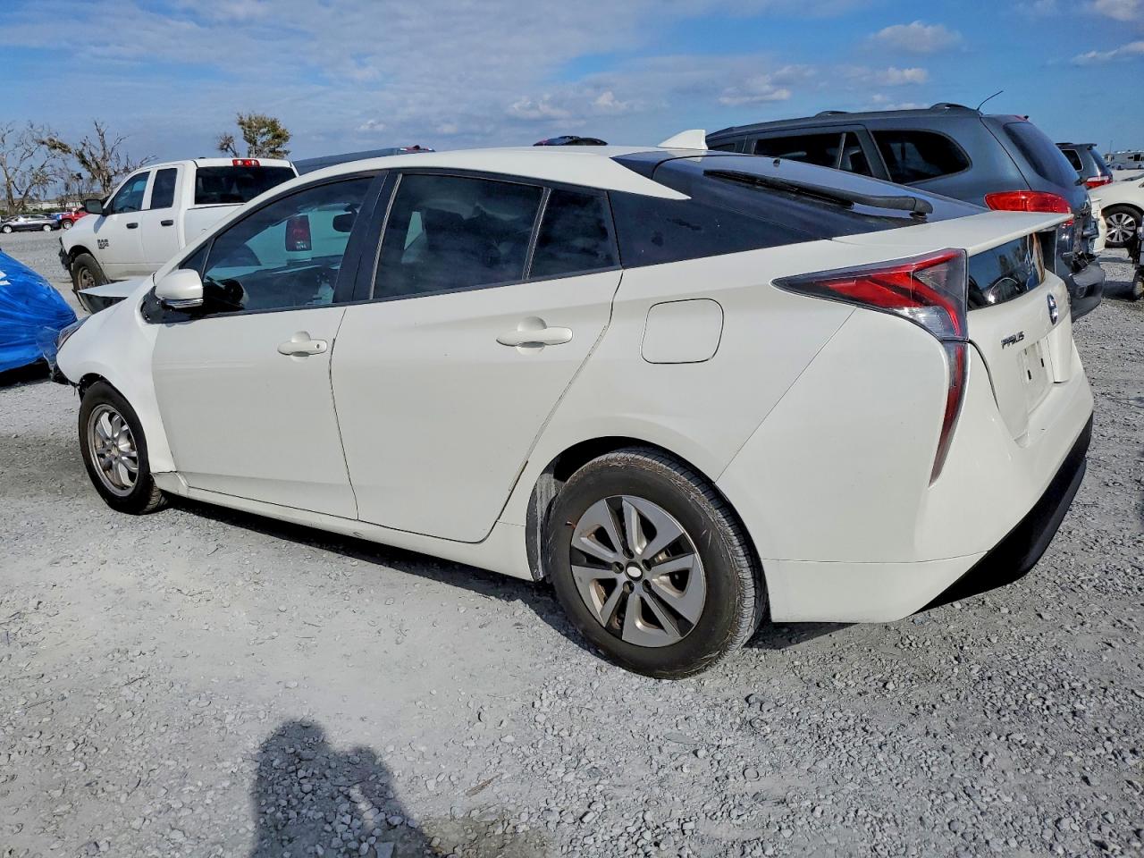 2016 TOYOTA PRIUS photo 2
