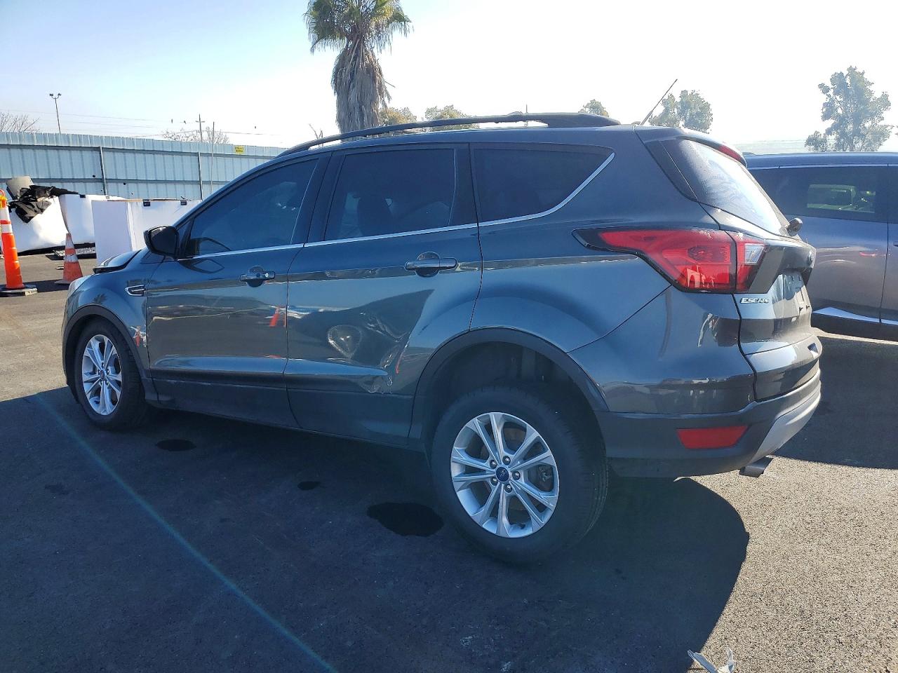 2019 FORD ESCAPE SEL photo 2
