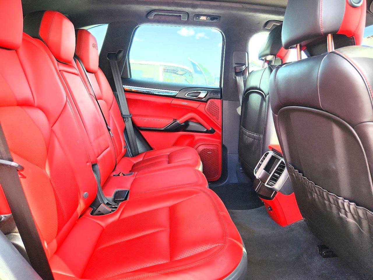 2016 PORSCHE CAYENNE GTS photo 11