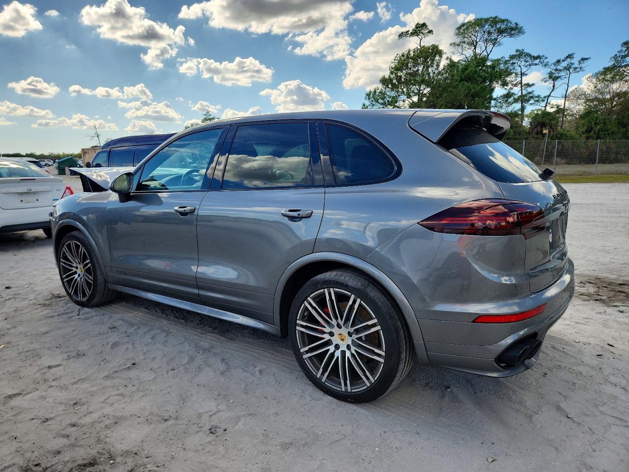 2016 PORSCHE CAYENNE GTS photo 2