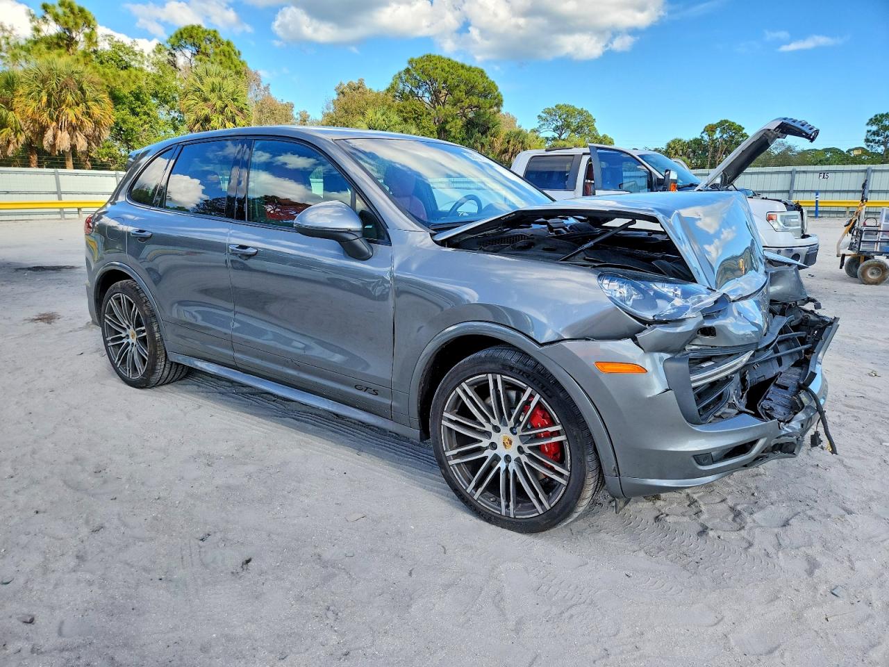 2016 PORSCHE CAYENNE GTS photo 4