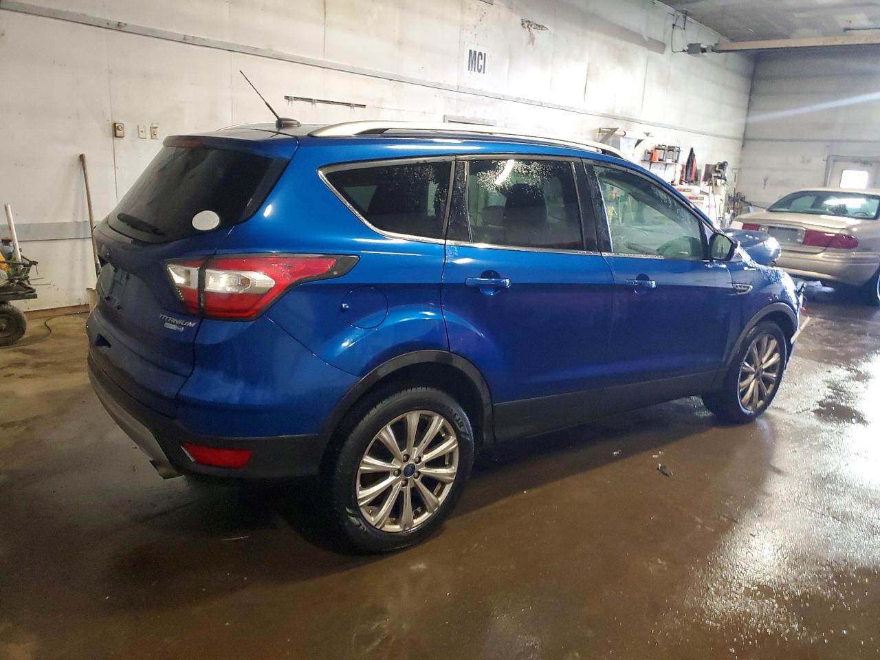 2017 FORD ESCAPE TITANIUM photo 3
