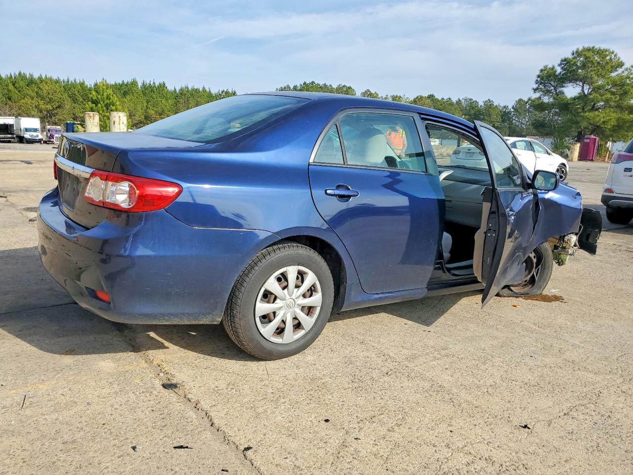 2011 TOYOTA COROLLA BASE photo 3