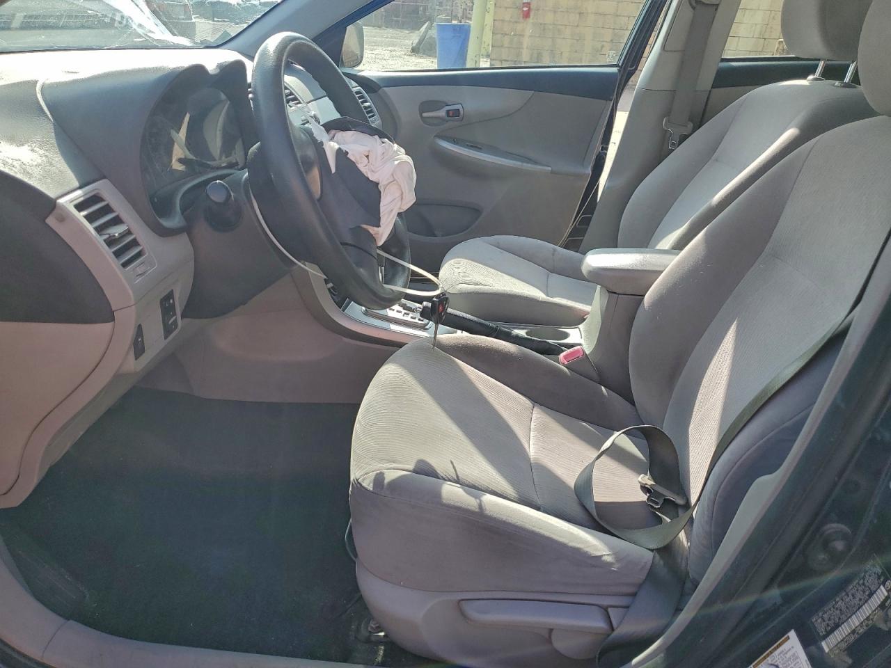 2011 TOYOTA COROLLA BASE photo 7