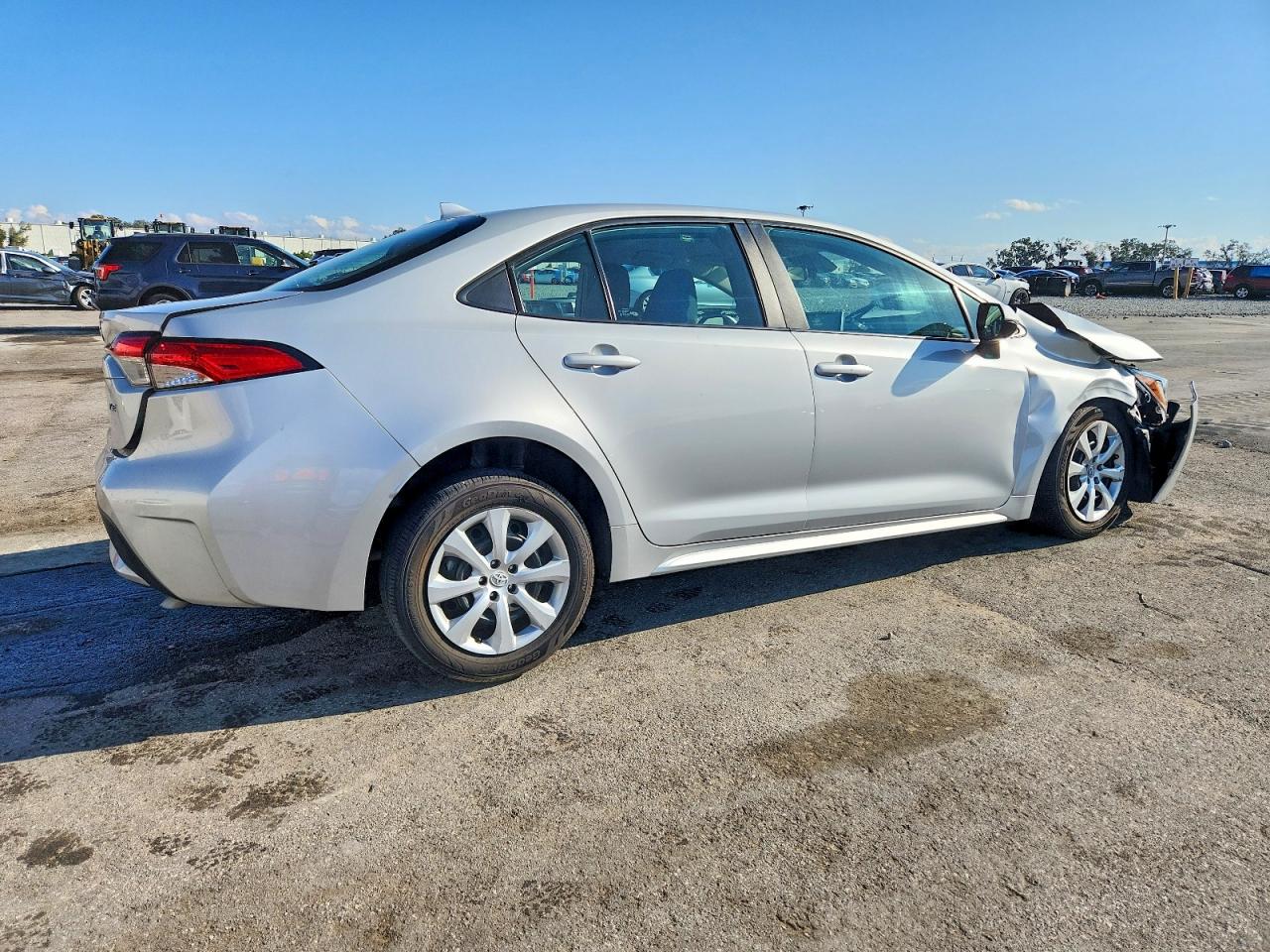 2021 TOYOTA COROLLA LE photo 3