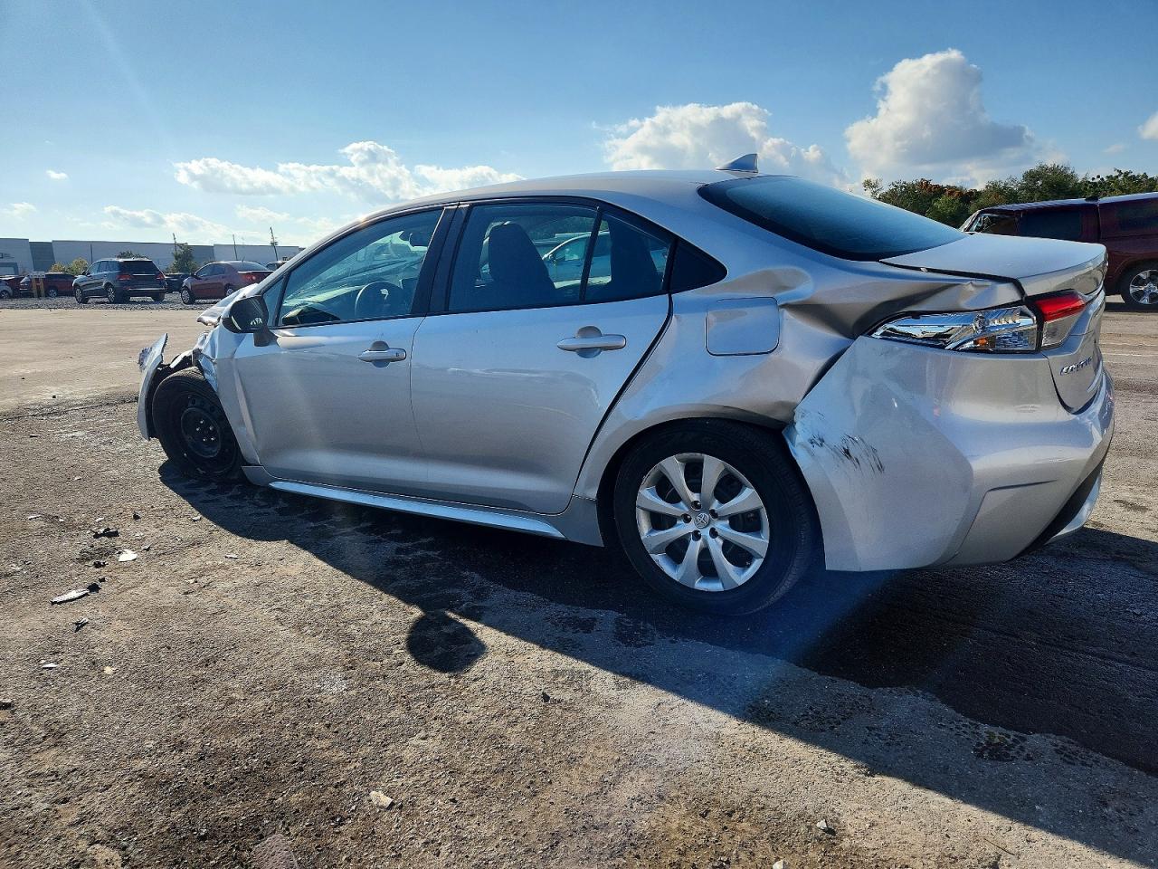 2021 TOYOTA COROLLA LE photo 2