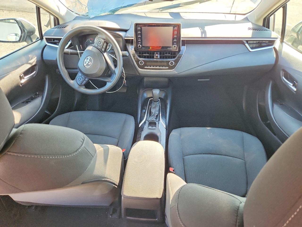 2021 TOYOTA COROLLA LE photo 8