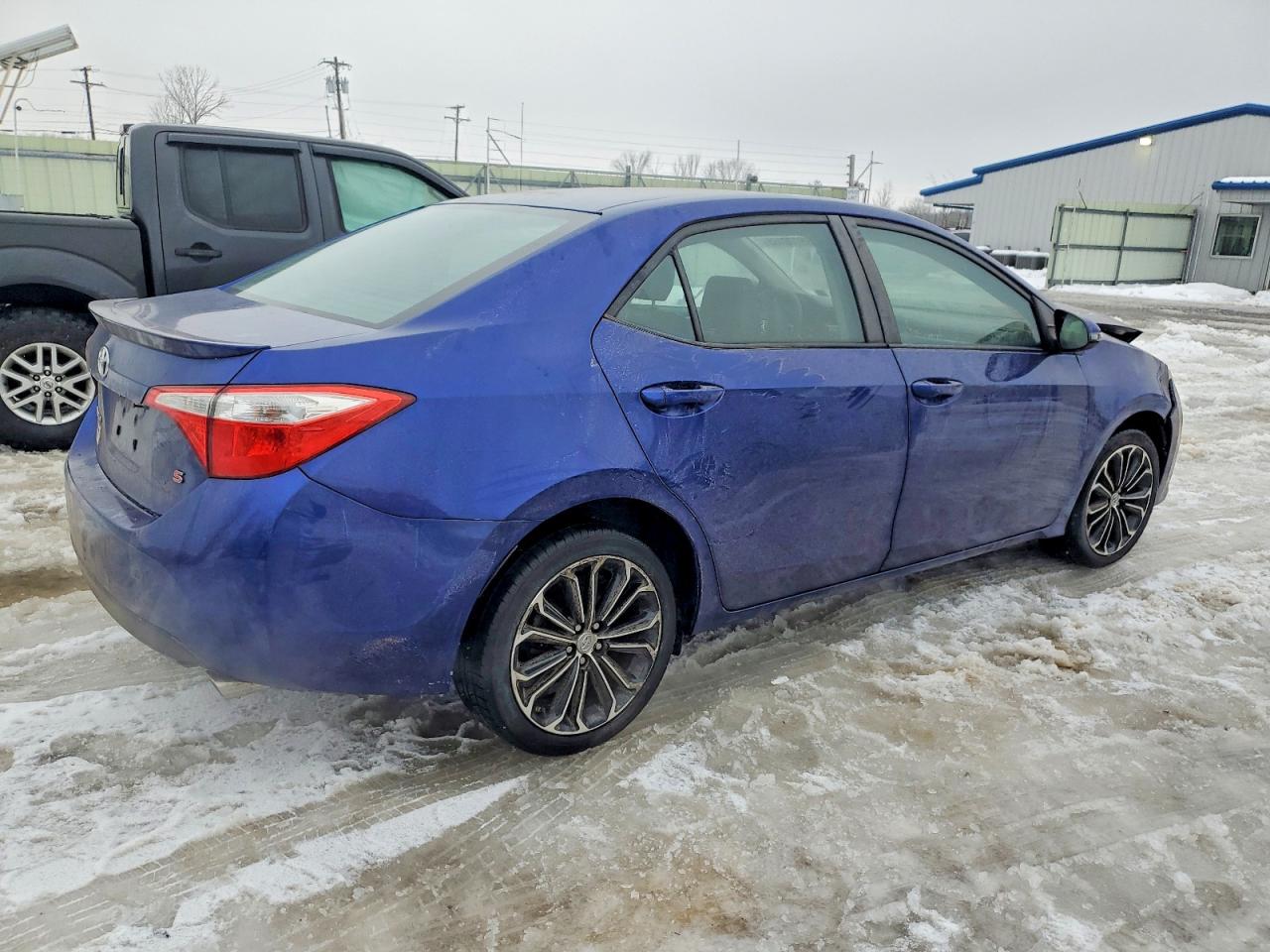 2015 TOYOTA COROLLA L photo 3