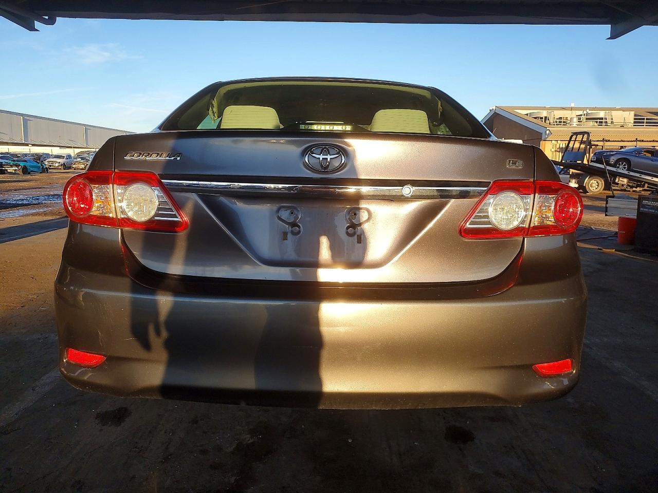 2011 TOYOTA COROLLA BASE photo 6