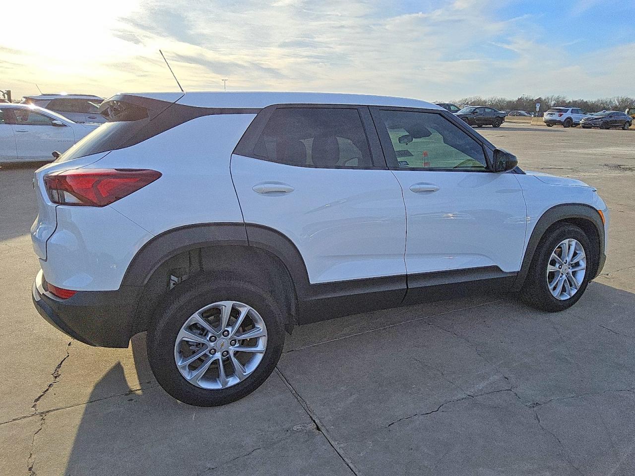 2025 CHEVROLET TRAILBLAZER LS photo 3