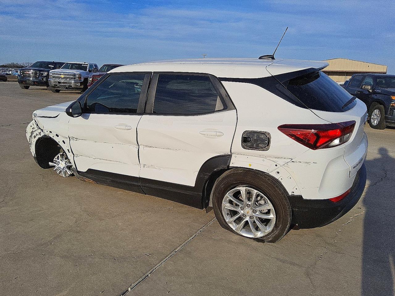 2025 CHEVROLET TRAILBLAZER LS photo 2