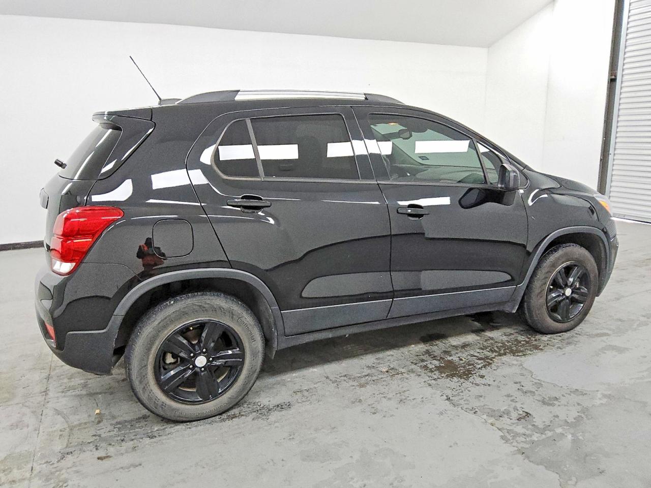 2021 CHEVROLET TRAX 1LT photo 3