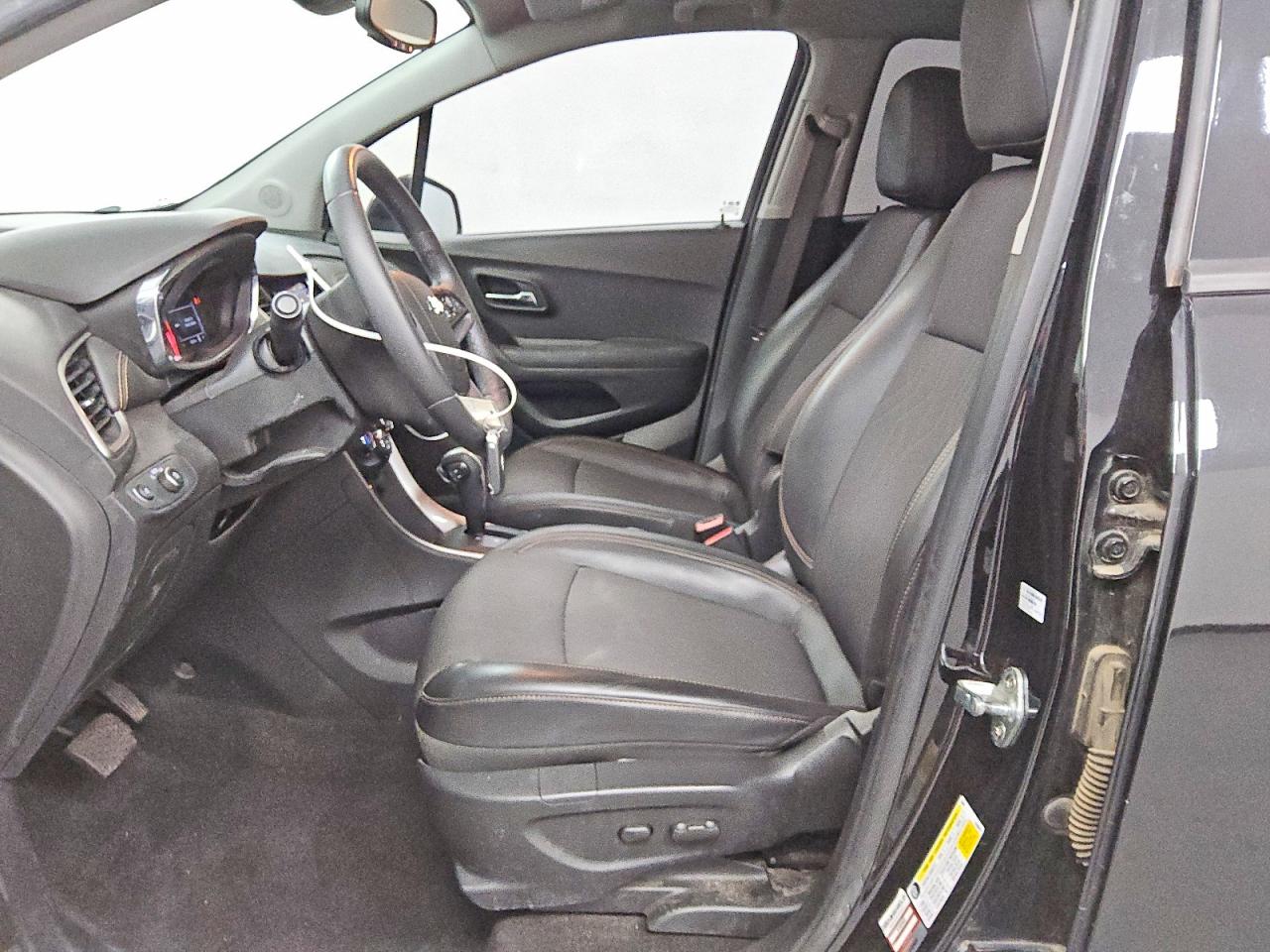 2021 CHEVROLET TRAX 1LT photo 7