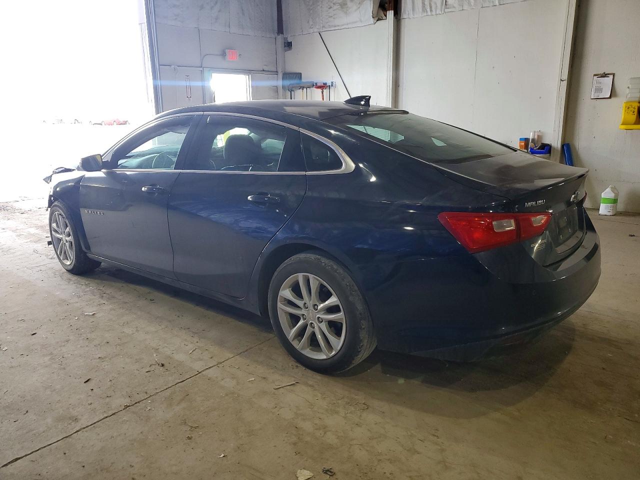 2017 CHEVROLET MALIBU LT photo 3