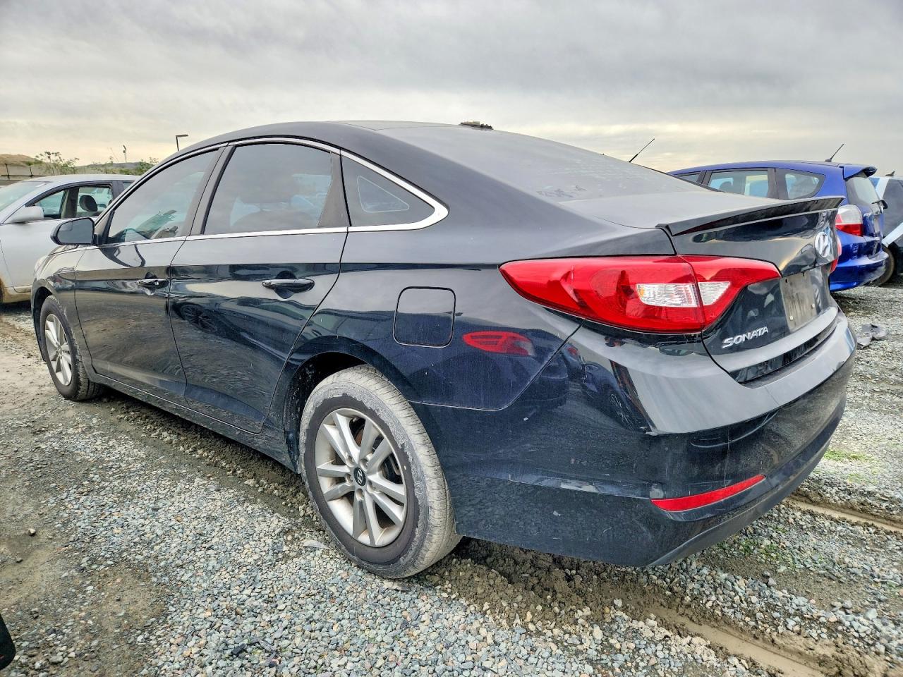 2017 HYUNDAI SONATA SE photo 2