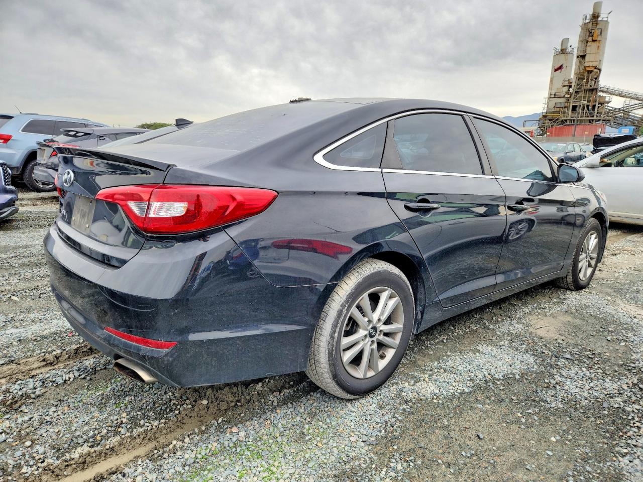 2017 HYUNDAI SONATA SE photo 3