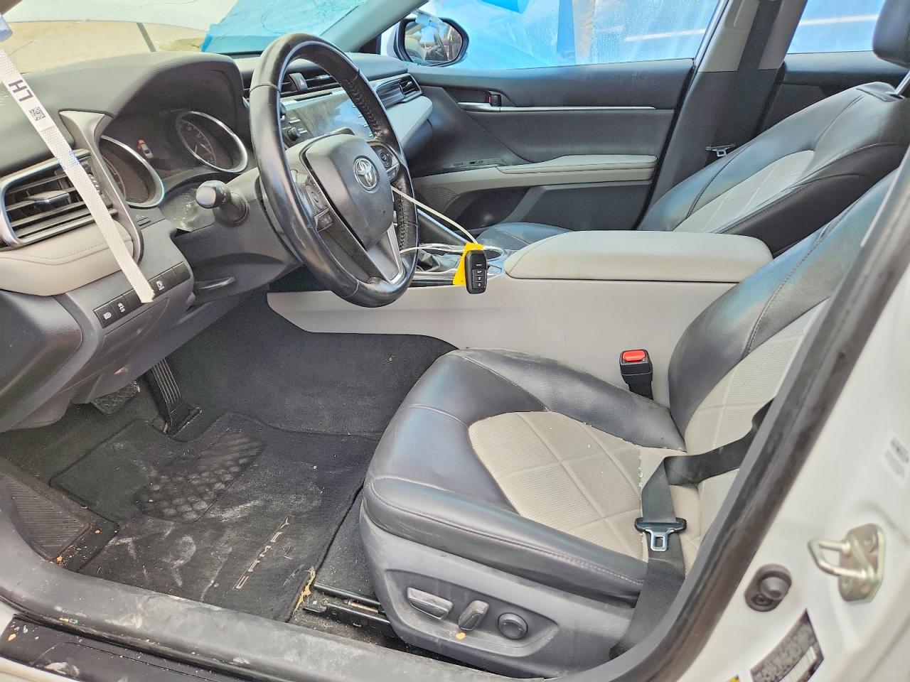 2019 TOYOTA CAMRY HYBRID photo 7