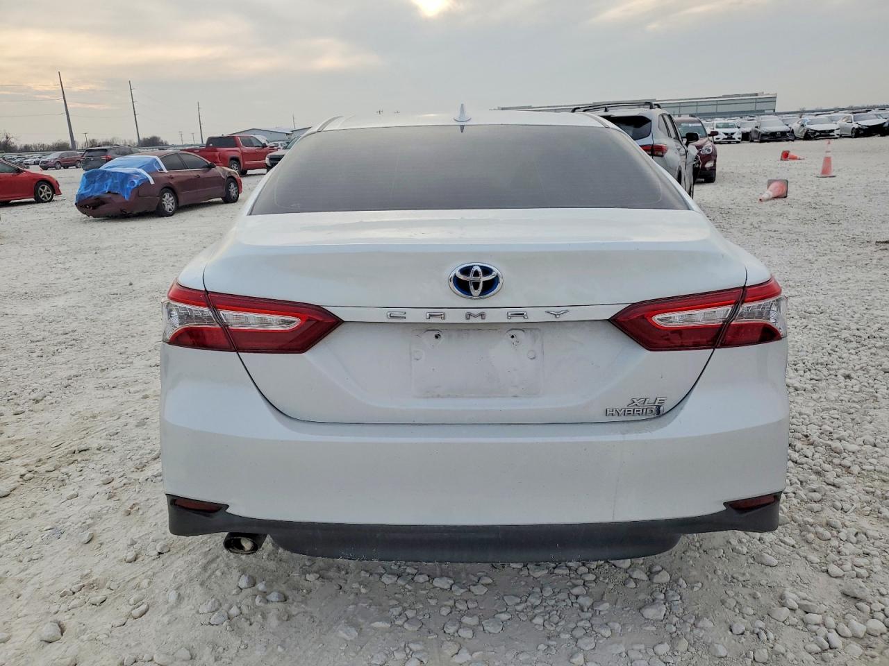 2019 TOYOTA CAMRY HYBRID photo 6