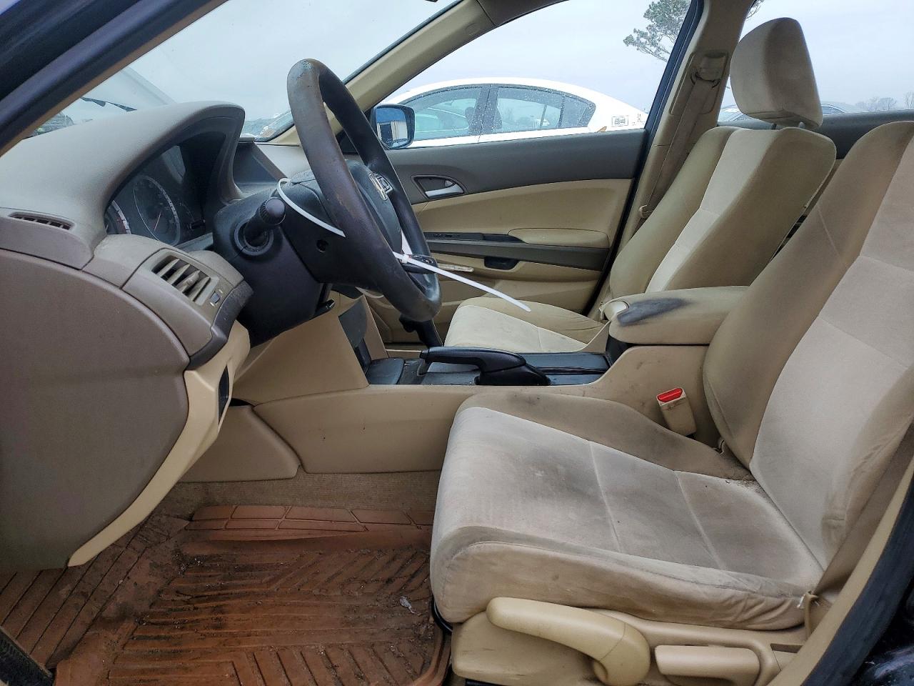 2010 HONDA ACCORD LX photo 7
