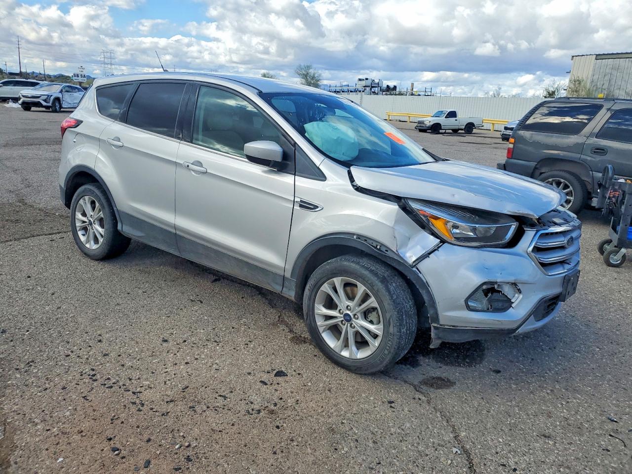 2019 FORD ESCAPE SE photo 4