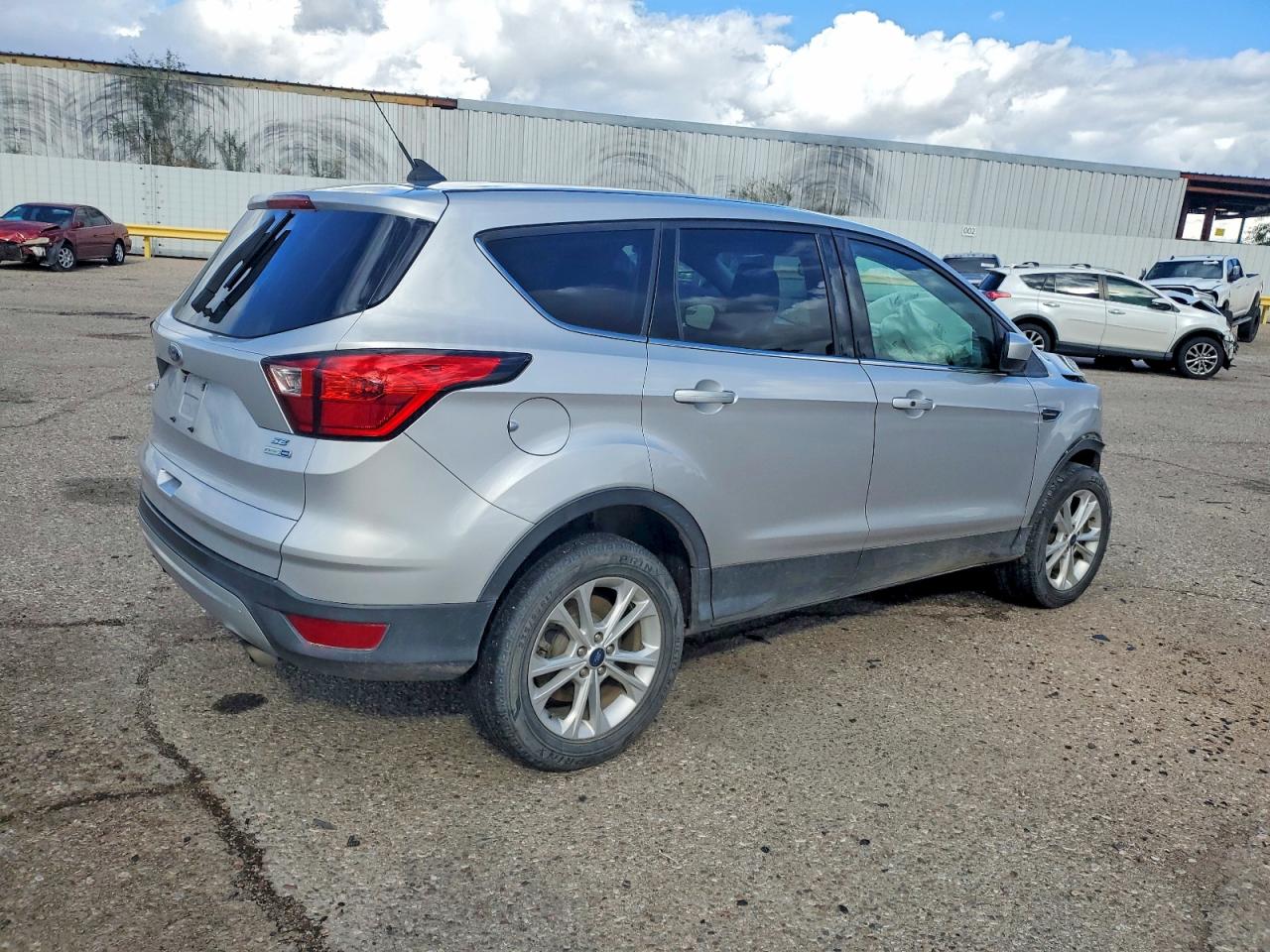 2019 FORD ESCAPE SE photo 3