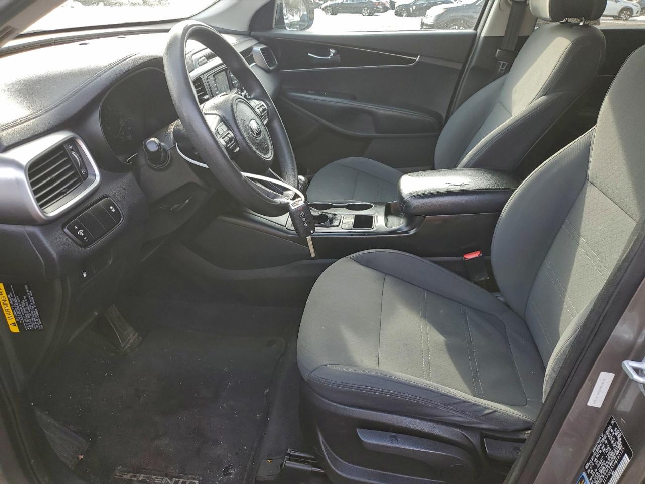 2017 KIA SORENTO LX photo 7