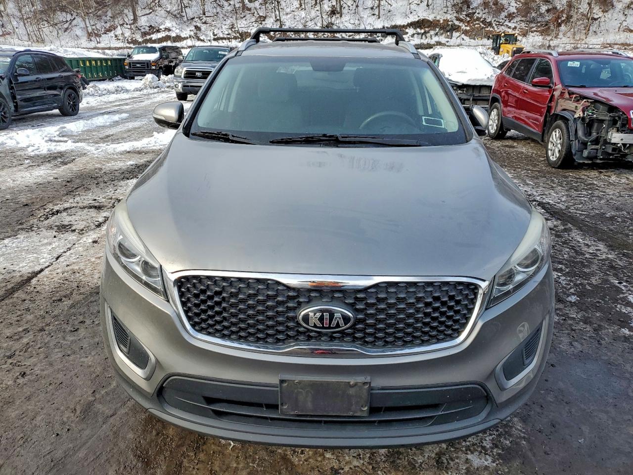 2017 KIA SORENTO LX photo 5