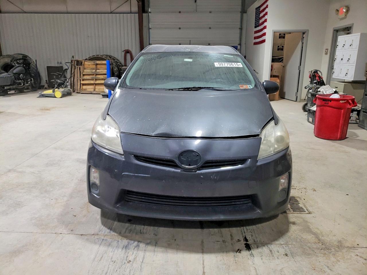2011 TOYOTA PRIUS photo 5