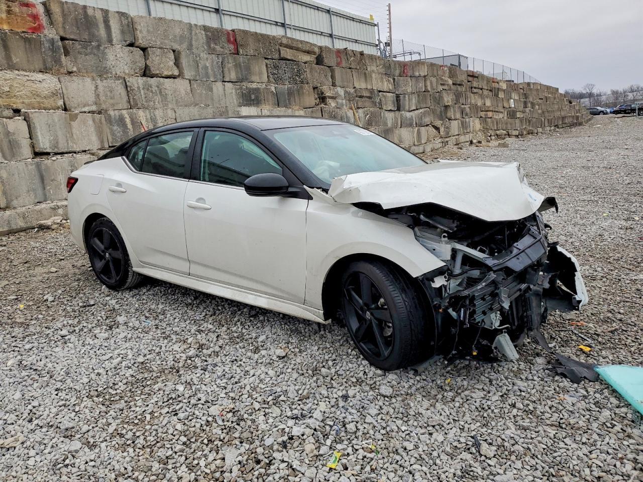 2023 NISSAN SENTRA SR photo 4